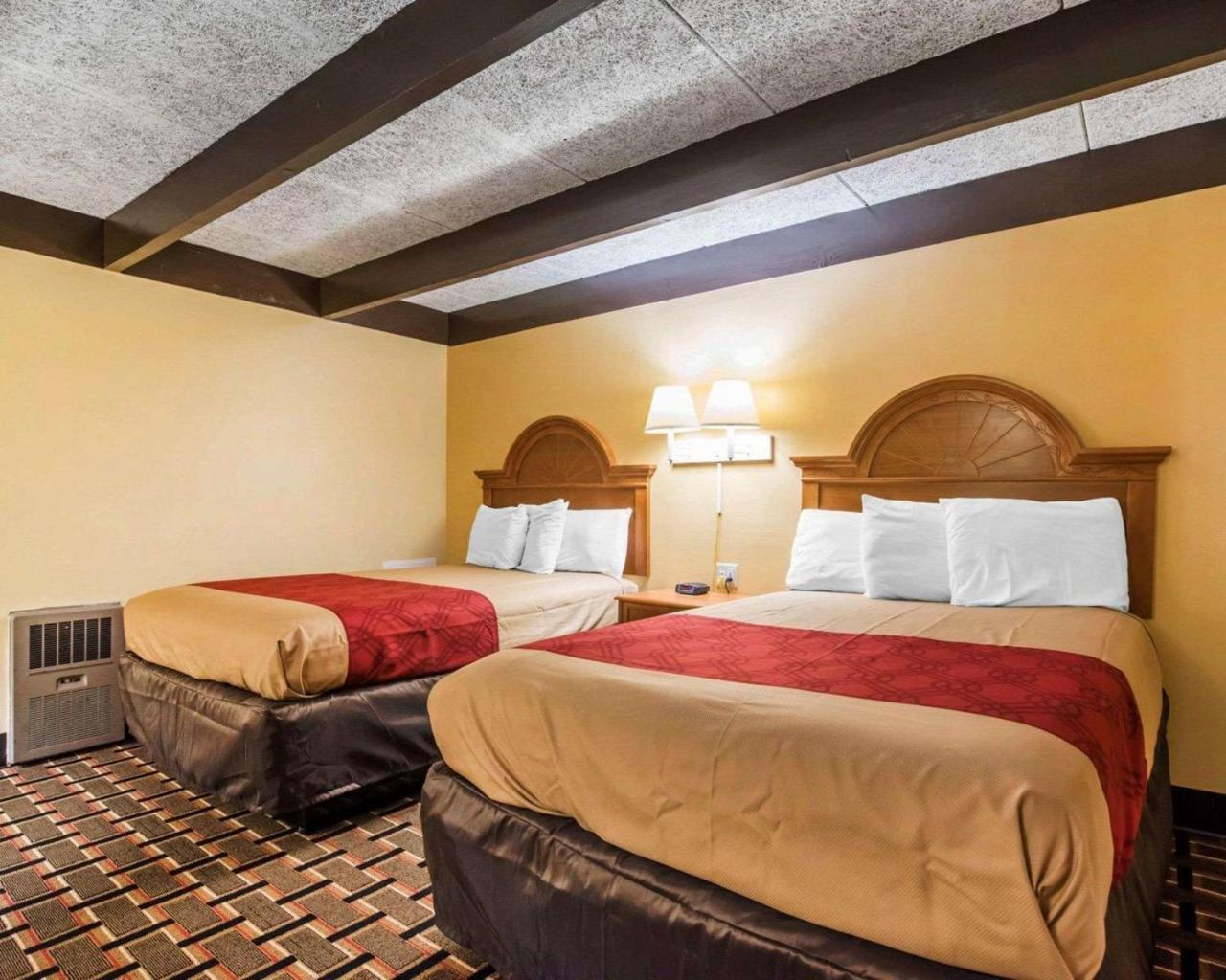 Econo Lodge New Paltz Exteriör bild