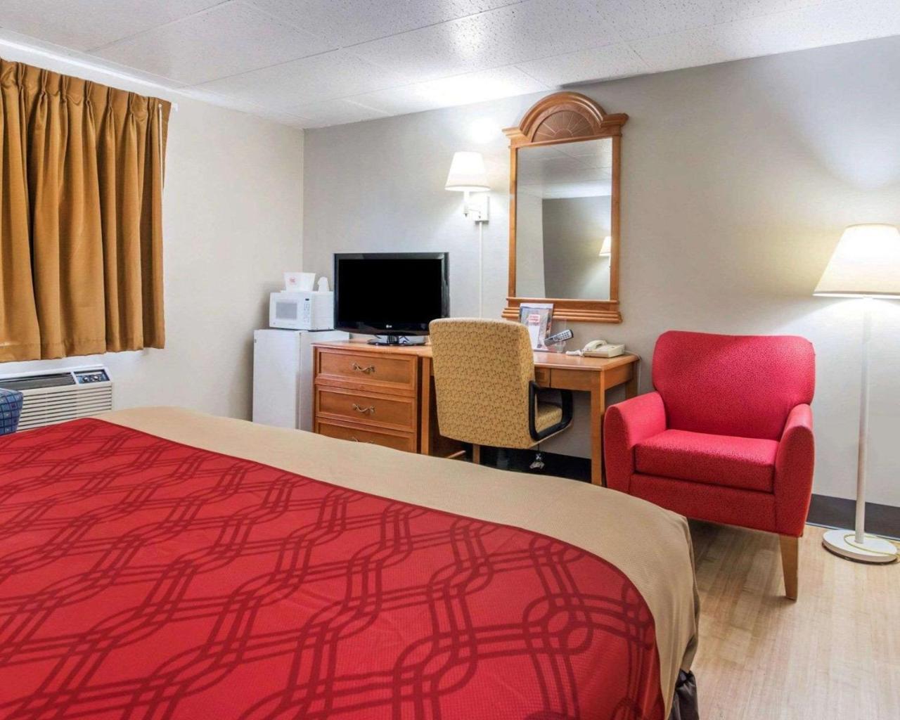Econo Lodge New Paltz Exteriör bild