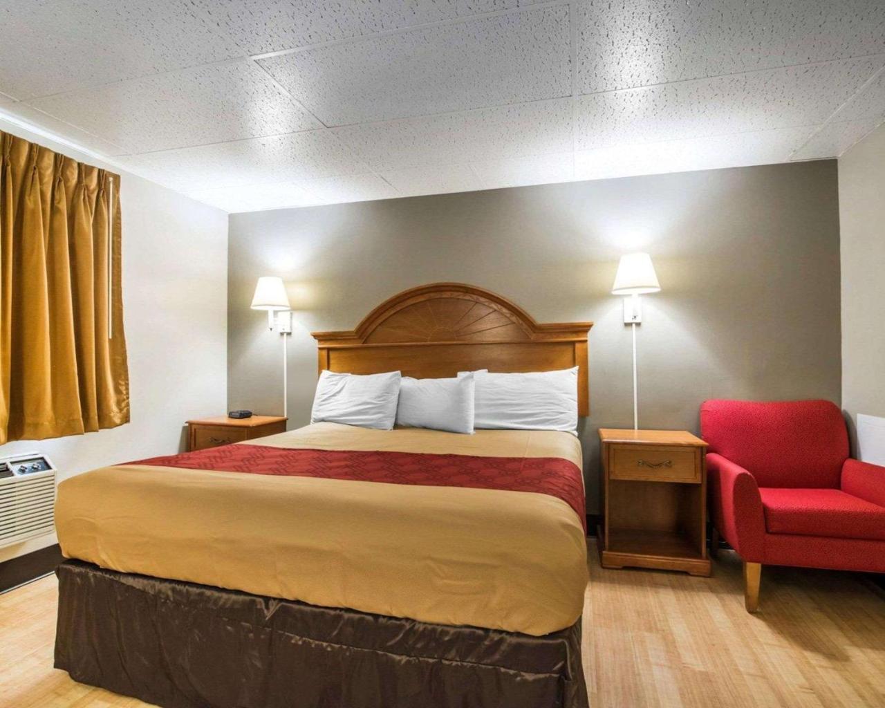 Econo Lodge New Paltz Exteriör bild