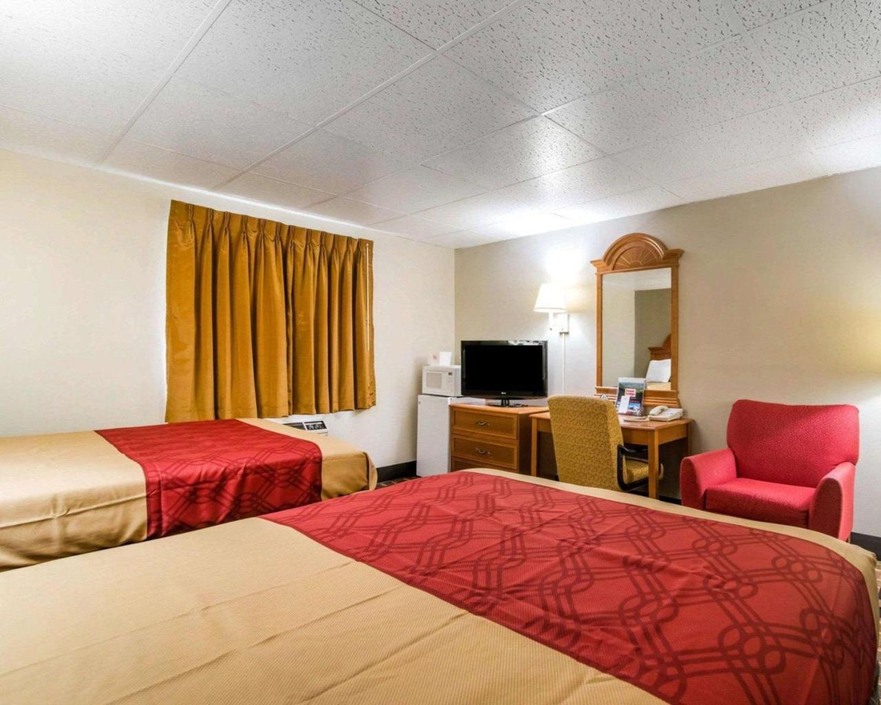 Econo Lodge New Paltz Exteriör bild