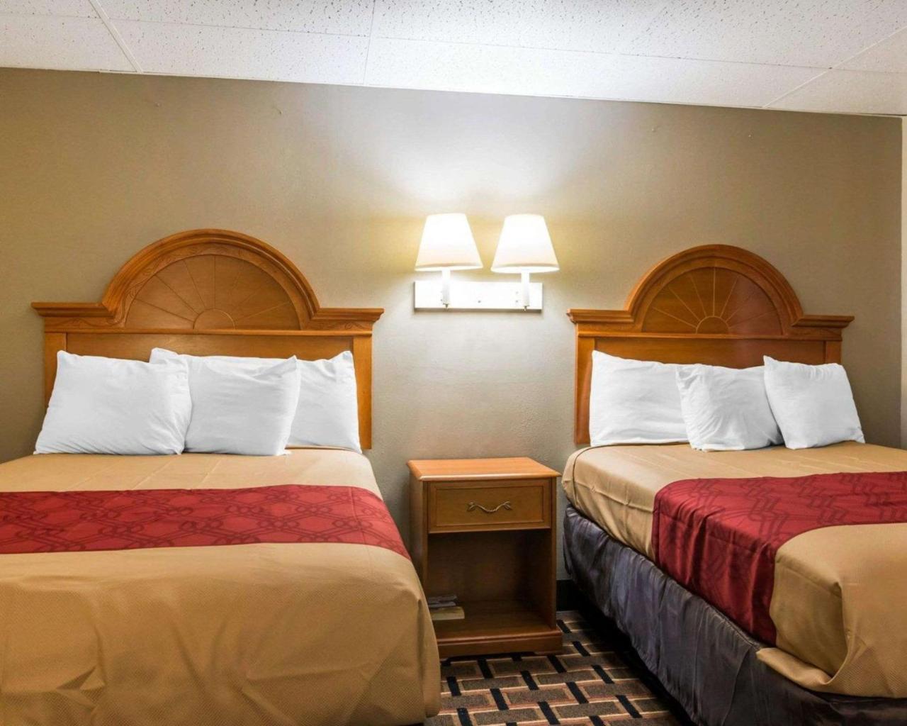 Econo Lodge New Paltz Exteriör bild
