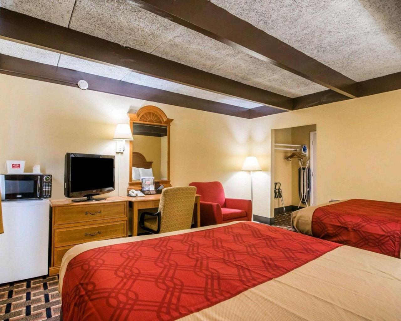 Econo Lodge New Paltz Exteriör bild