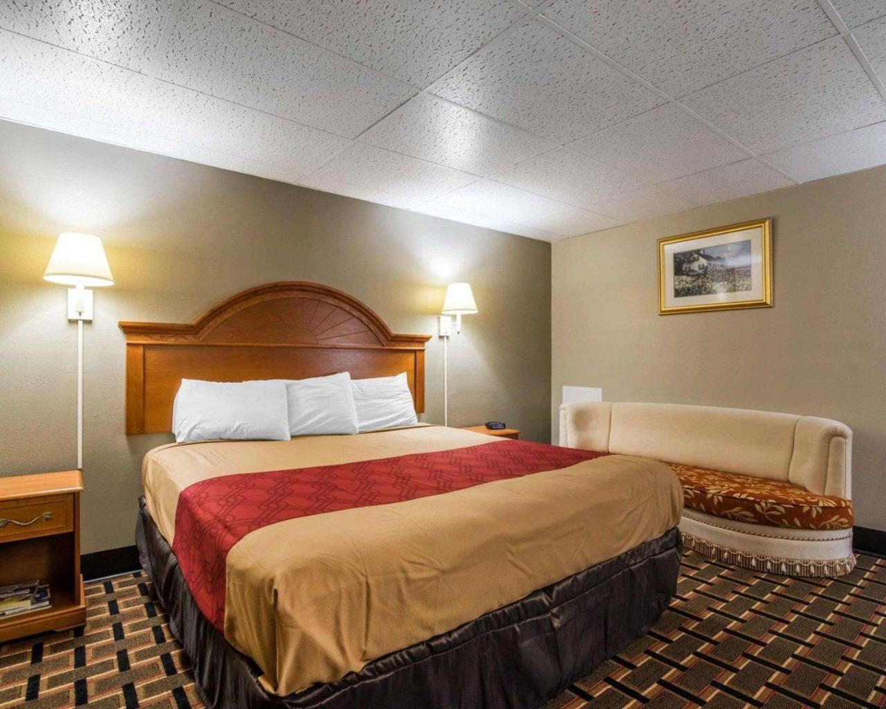 Econo Lodge New Paltz Exteriör bild
