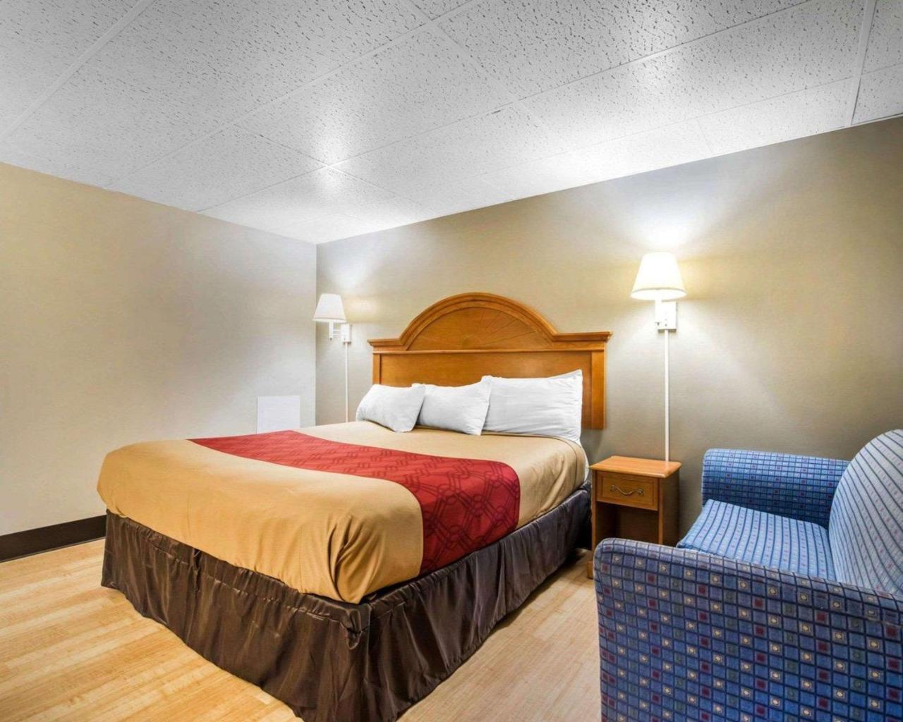 Econo Lodge New Paltz Exteriör bild