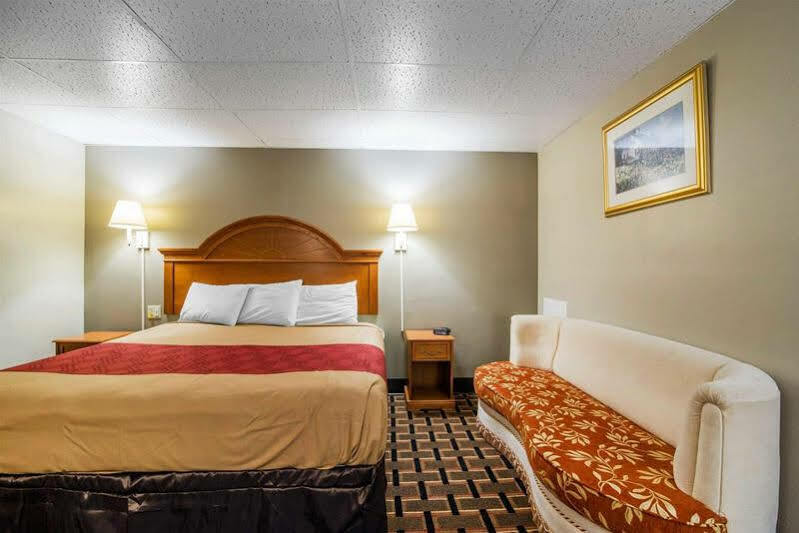 Econo Lodge New Paltz Exteriör bild